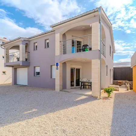 Apartman Gorgeous In With Wifi Vir