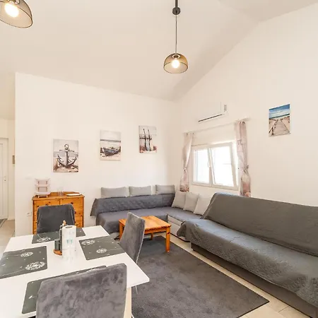 Gorgeous In With Wifi *