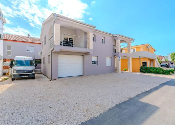 Gorgeous In With Wifi Apartman Vir