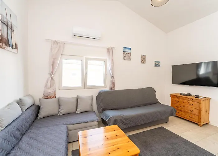 Gorgeous In With Wifi Apartman Vir