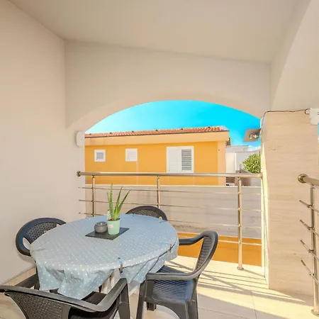 דירה Gorgeous In With Wifi