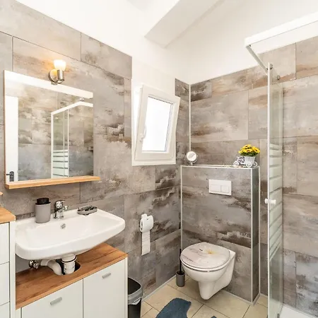 Gorgeous In With Wifi ויר